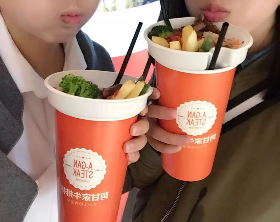 為什么你不看好的“牛排杯”項目，這家11平小店卻可以日營過萬？