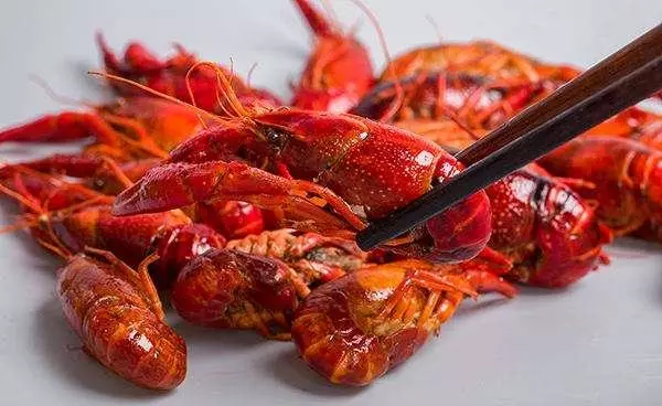 小龍蝦季到來，這些謠言又死灰復(fù)燃，你中招了嗎？