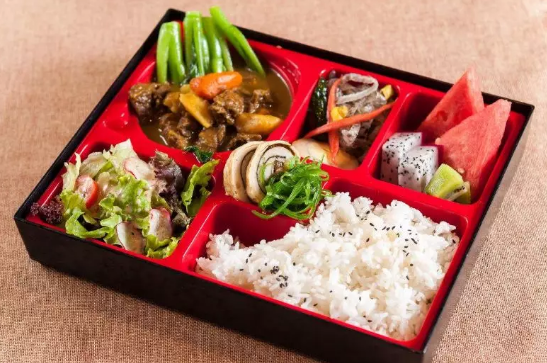 9月29日起全國鐵路停售常溫盒飯，冷鏈盒飯有望成“新寵”