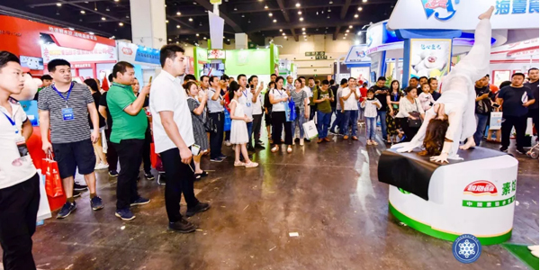 展館內(nèi)才藝表演