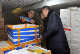 曝光丨 過期冷凍食品，涂改生產日期后繼續(xù)賣？