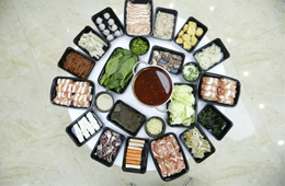 火鍋料新賣法：搭配燒烤、凈菜、鹵鴨，走“終端店+超市店中店”