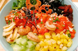 碳烤雞丸串、老北京雞肉卷、紫薯包……便利店這些鮮食最好賣