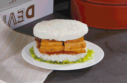  聯(lián)手老牌經(jīng)銷商，樂肴居米漢堡引爆便利店渠道