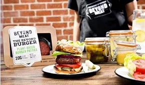 植物肉醬拌面、薺菜植物肉餅……試水中餐館，植物肉加速“飛入尋常百姓家”