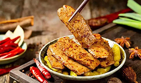 騰訊等資本入局，新老品牌混戰(zhàn)，千億鹵味市場(chǎng)如何博出位？