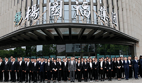 九毛九凈賺3.3億，楊國福跑步上市，餐飲業(yè)的風往這里吹……