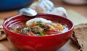 居家隔離期間，人均食用預(yù)制菜2.2次/周，魚(yú)香肉絲成即烹類(lèi)最熱