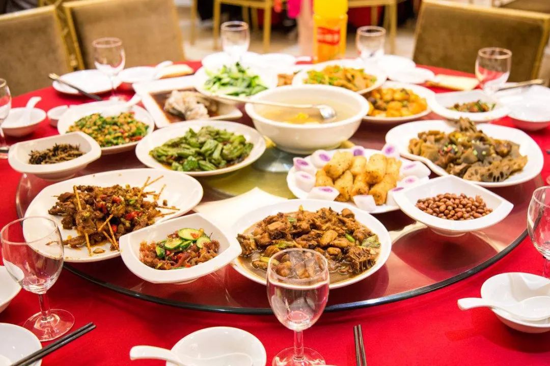 6000一桌的喜宴成本不到1200？ 熱議背后的預制菜真相：to B仍是黃金賽道