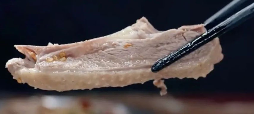 沒(méi)有一只鵝能活著走出固始，但走出去的“固始鵝塊”已經(jīng)年銷(xiāo)數(shù)億