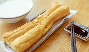 從火鍋、麻辣燙重回早餐賽道，速凍油條有哪些新變化？