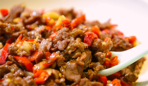 玩法 | 產(chǎn)品做“減法”、營(yíng)銷做IP，他把小炒黃牛肉從1.0“爆炒”到5.0