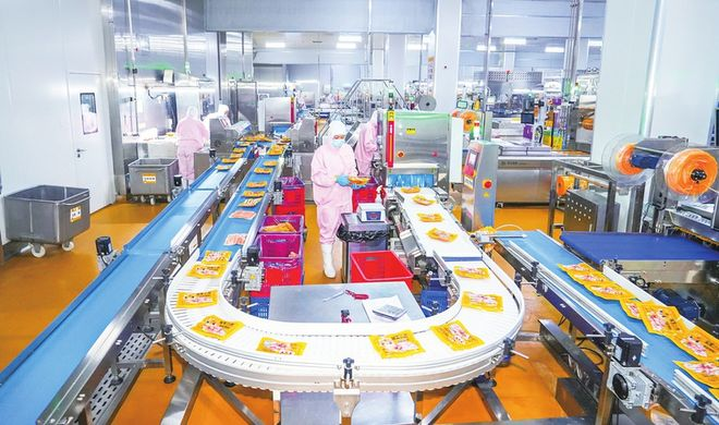 央視探訪皇家小虎華北超級工廠，解碼美味烤腸背后的高標準、高品質(zhì)